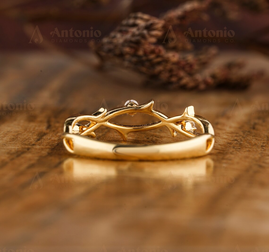 Nature Branch Dainty Twig Wedding Band