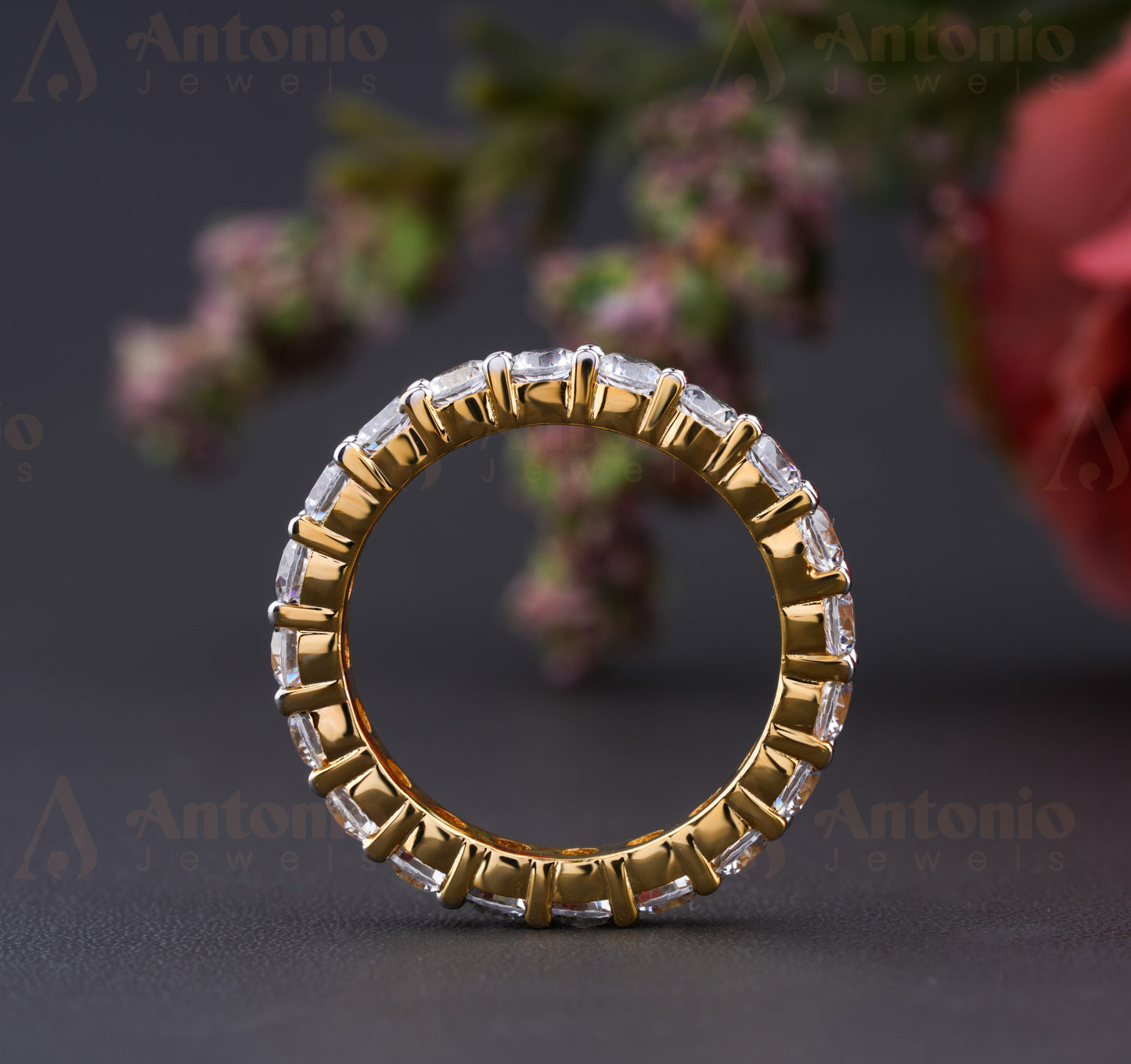 Round Cut Moissanite Wedding Band