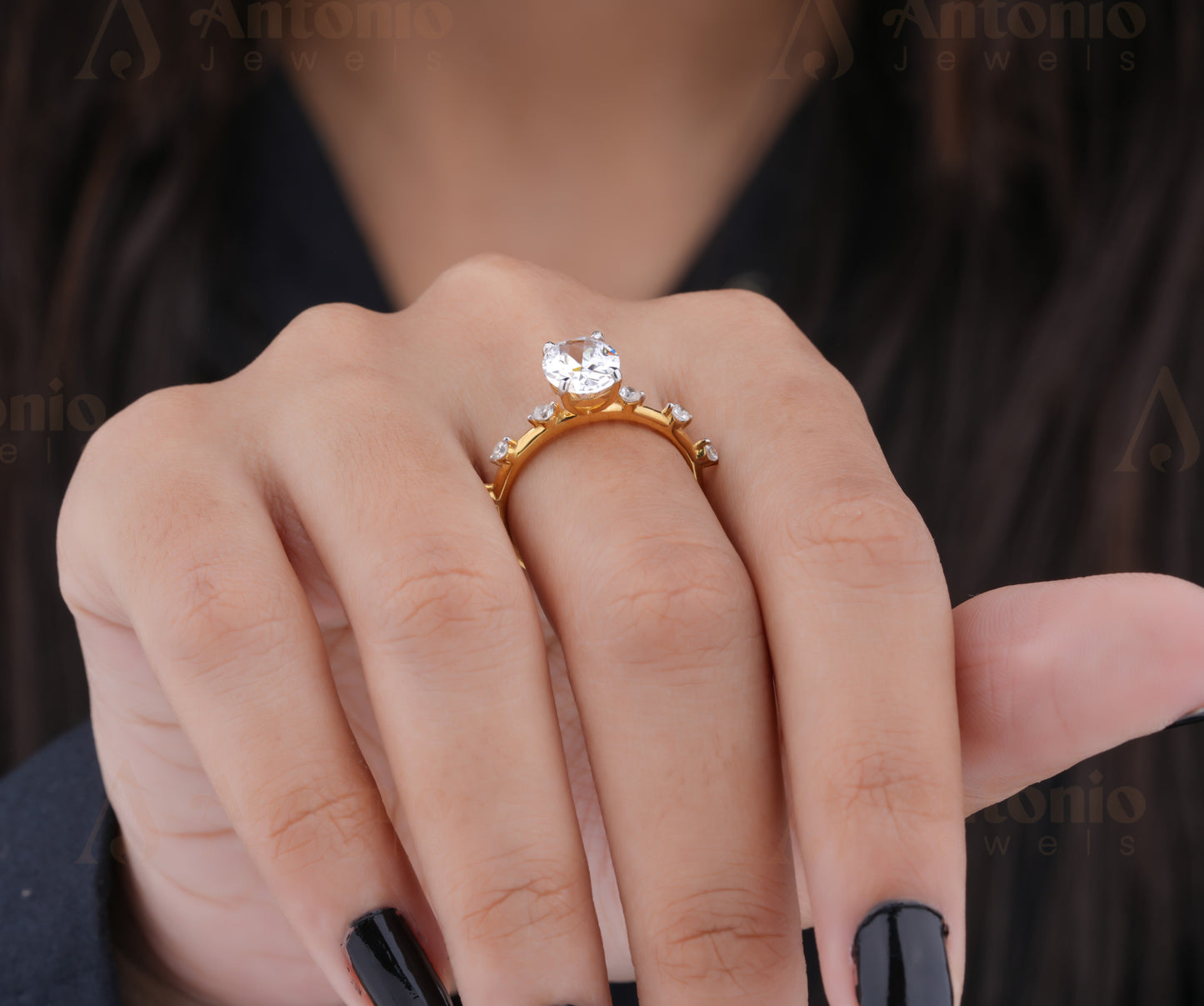 Oval Cut Moissanite Engagement Ring