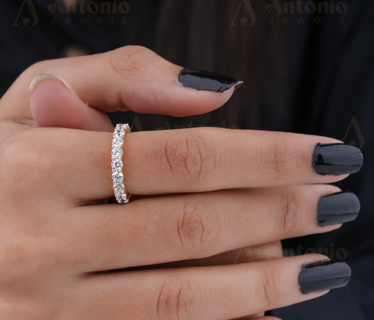 Round Cut Moissanite Wedding Band