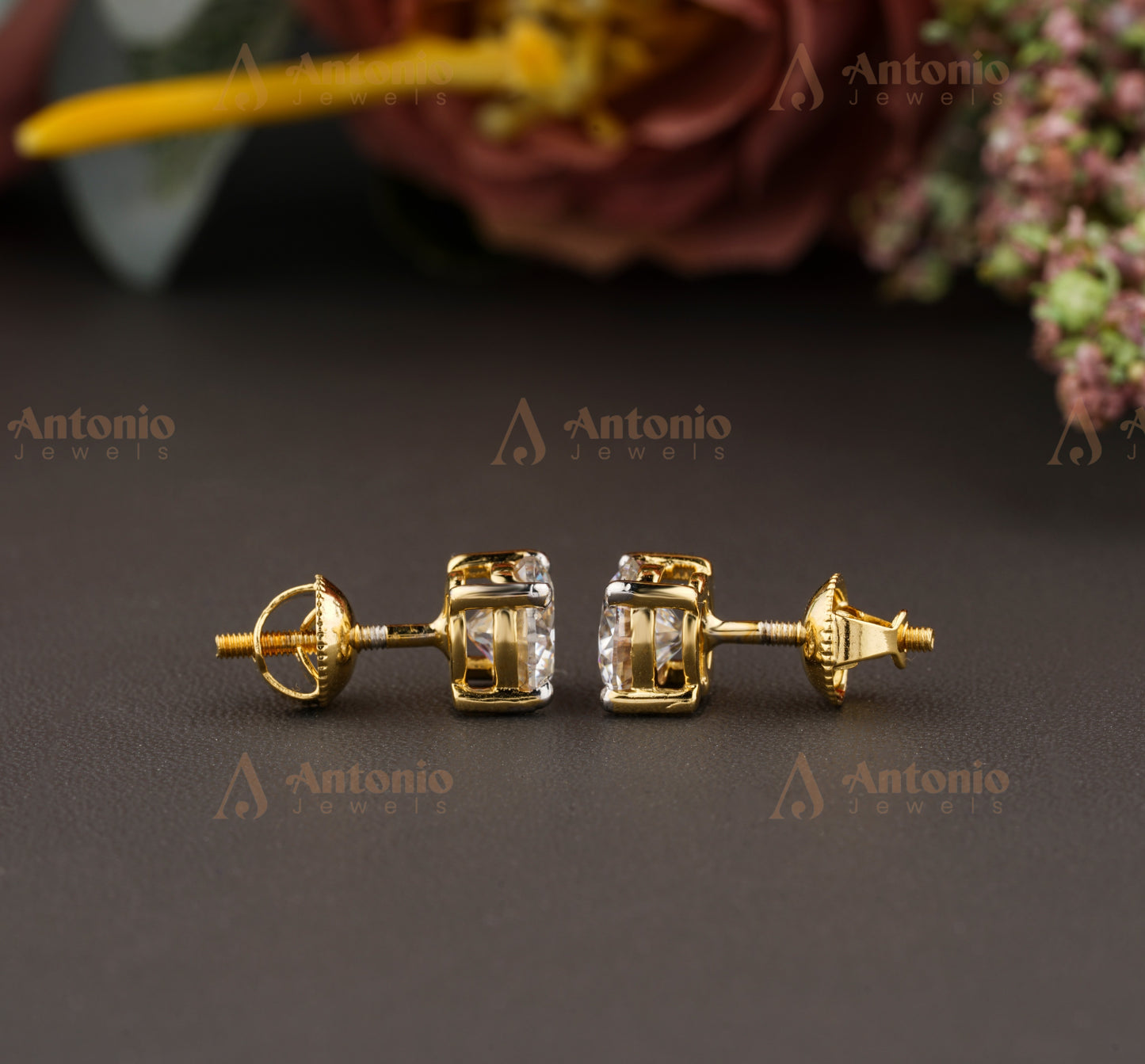 Round Shaped Moissanite Stud Earrings