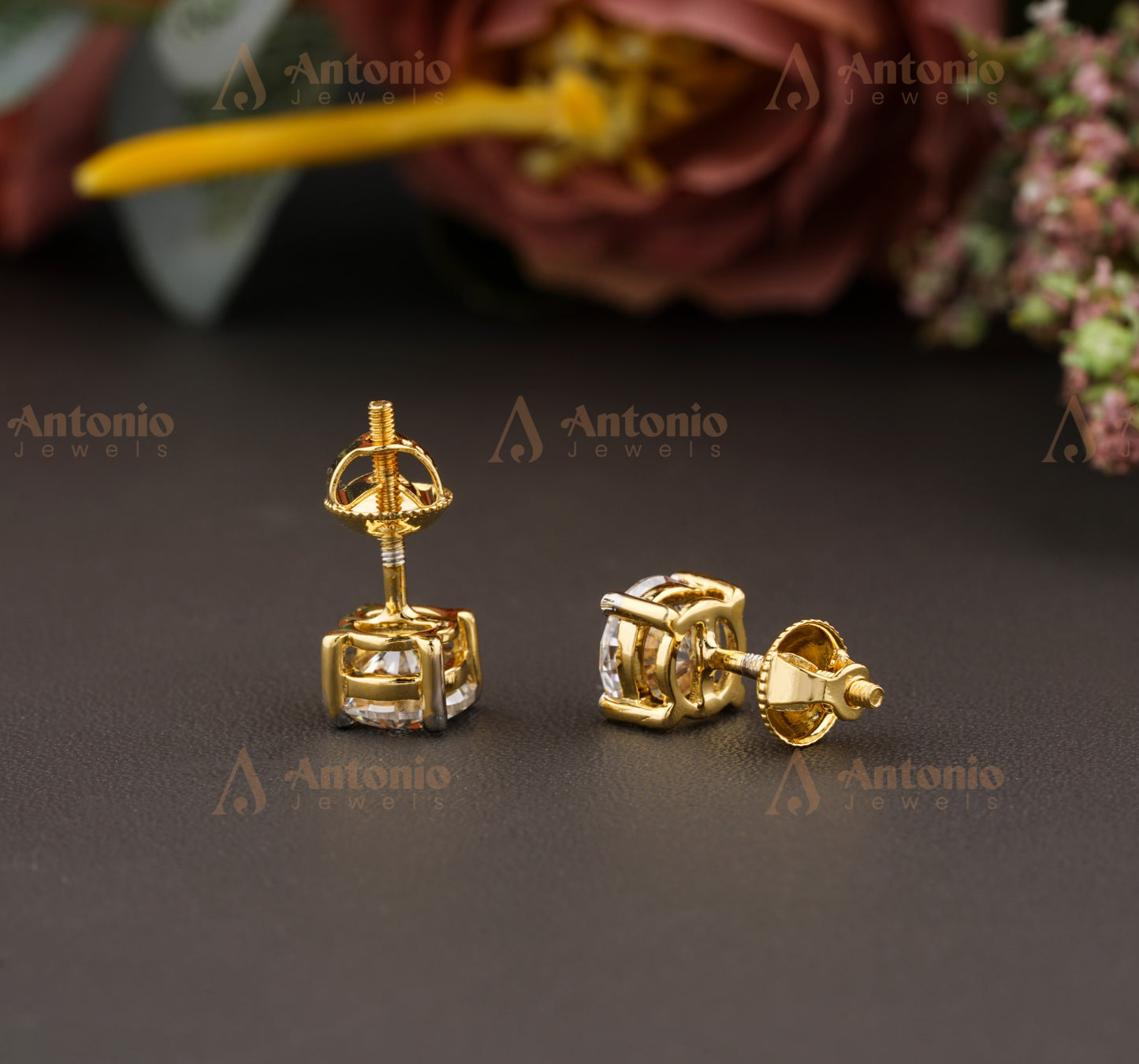 Round Shaped Moissanite Stud Earrings