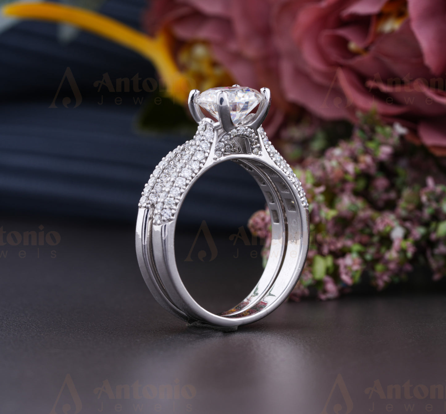 White Gold Round Cut Moissanite Set