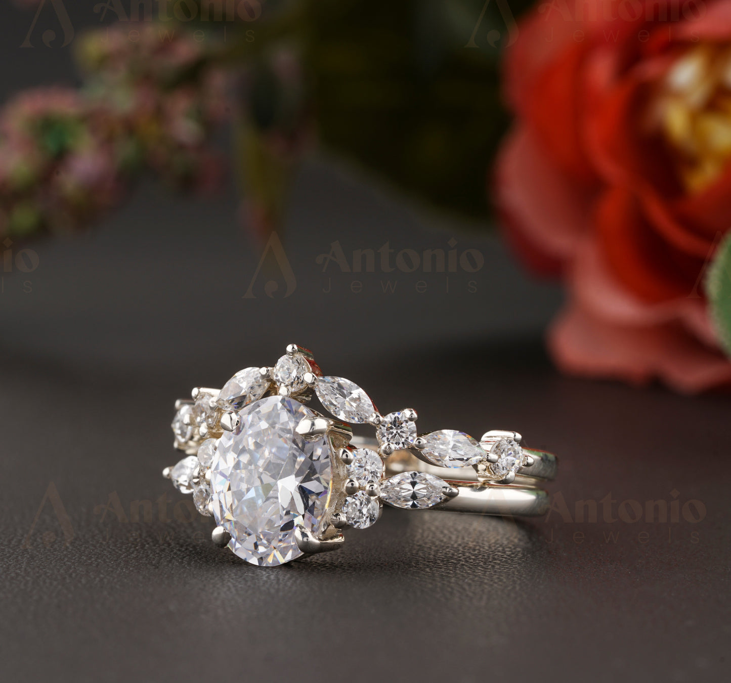 Unique engagement ring set