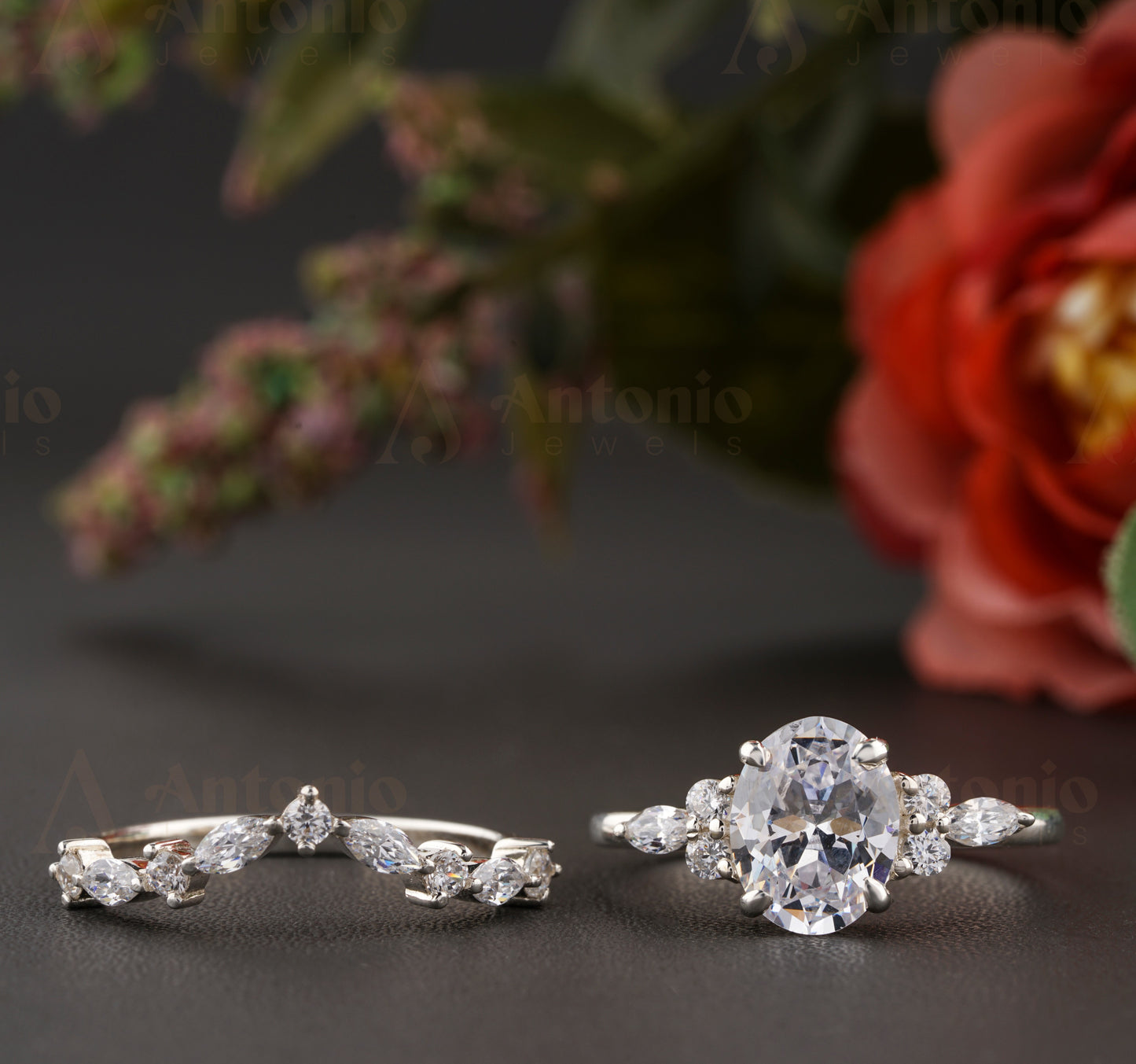 Unique engagement ring set