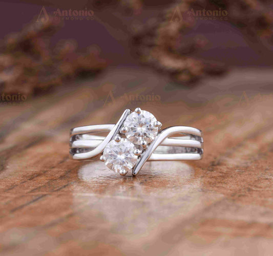 14K Gold Round Toi Et Moi Engagement Ring