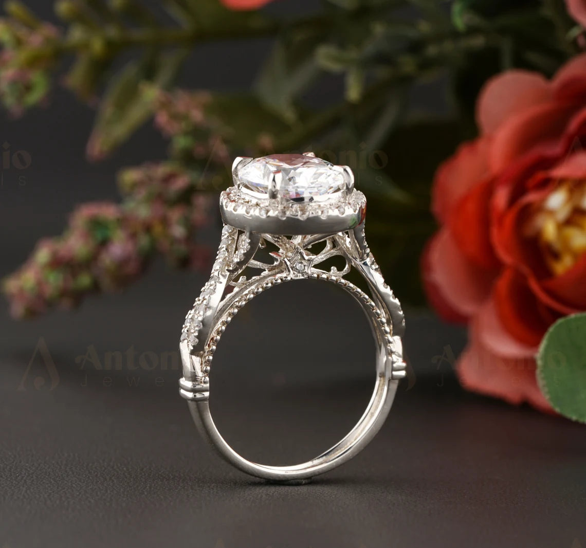Oval Cut Moissanite Engagement Ring