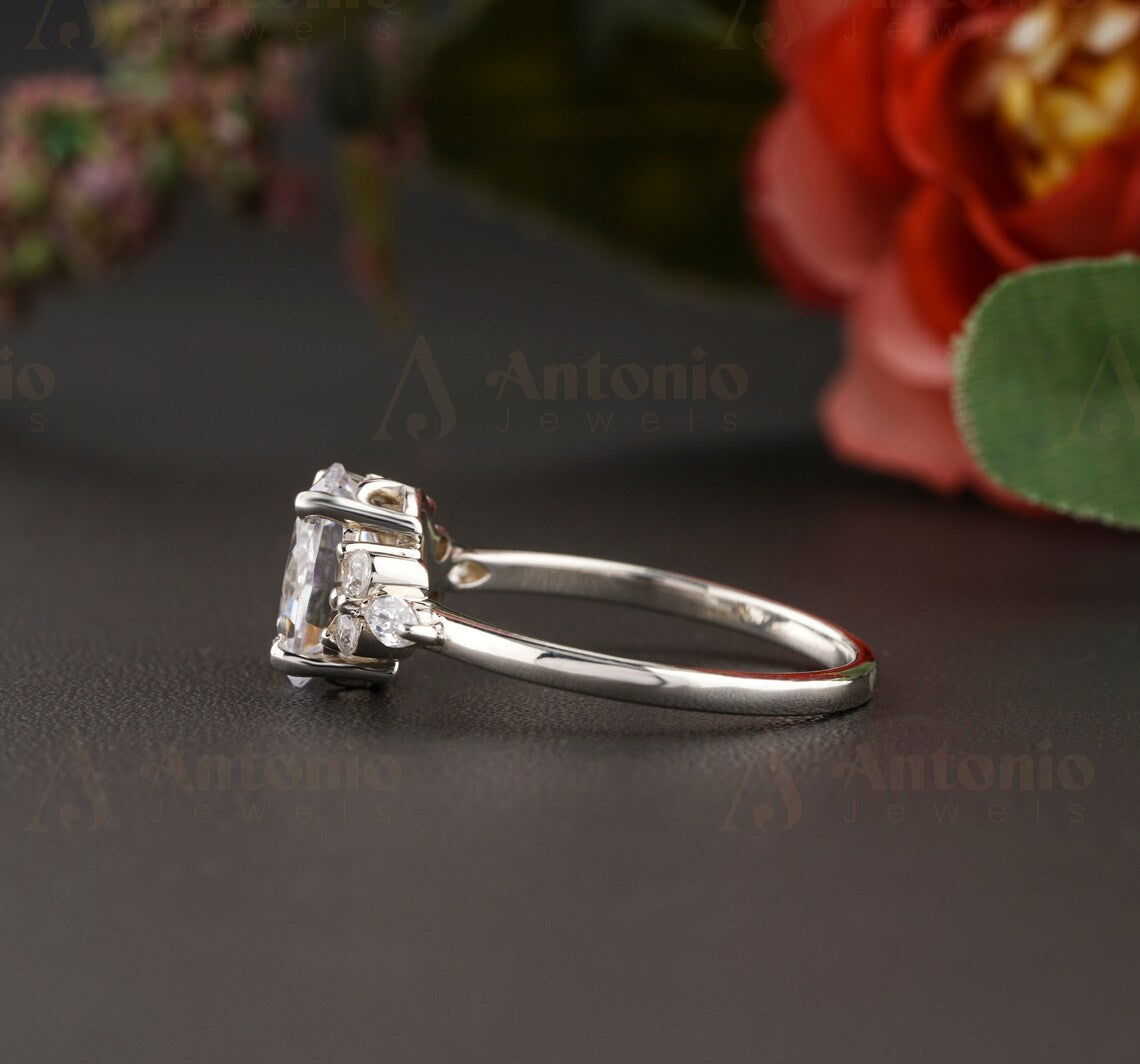 Solitaire Oval Cut Moissanite Diamond Engagement Ring
