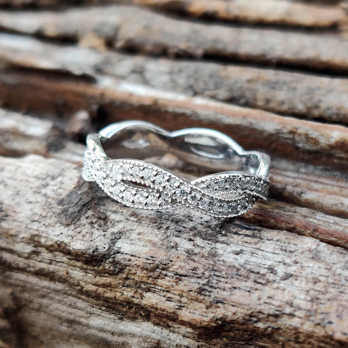 Curved Twig Moissanite wedding band