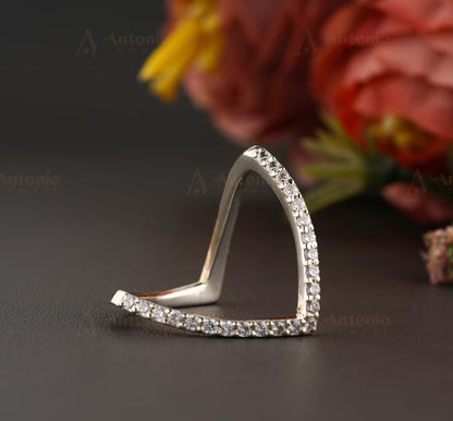 V Shape Curved Round Cut Moissanite Band