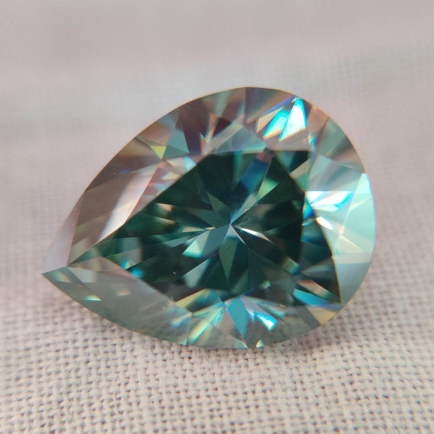 Blue Color Pear Shape 0.50 To 7.00 Carat Loose Moissanite Diamond VVS1/2 clarity