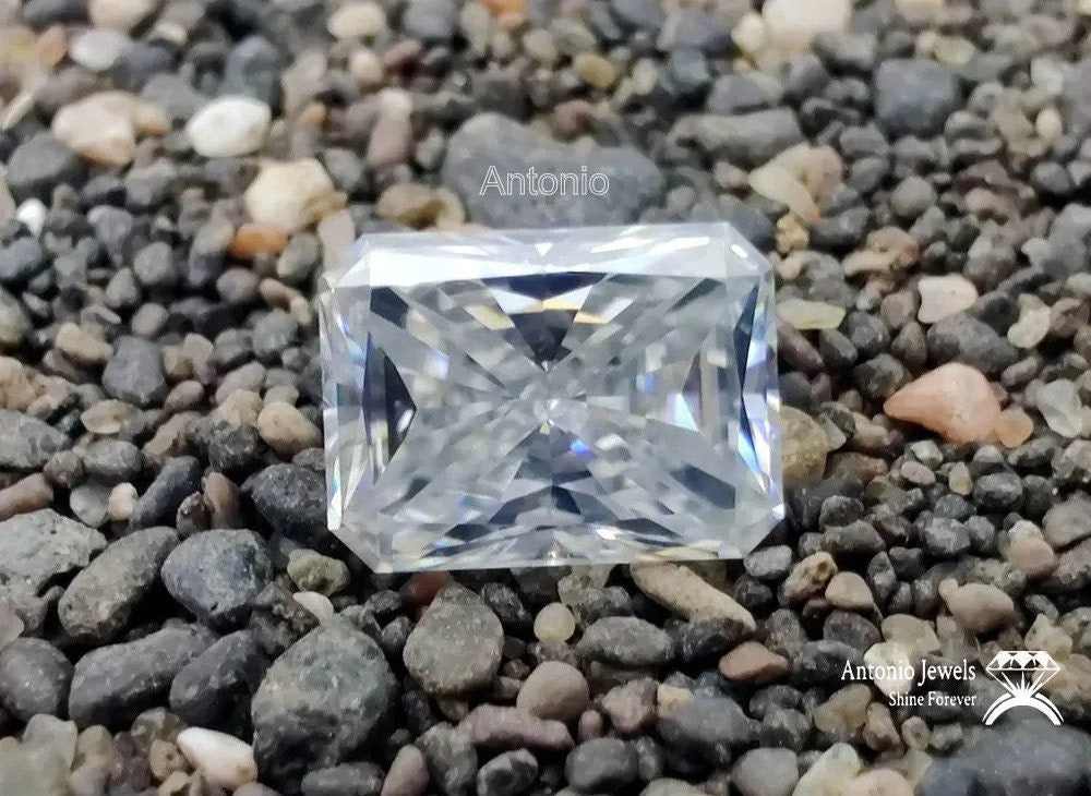 VVS Radiant Cut DEF Color Loose Moissanite