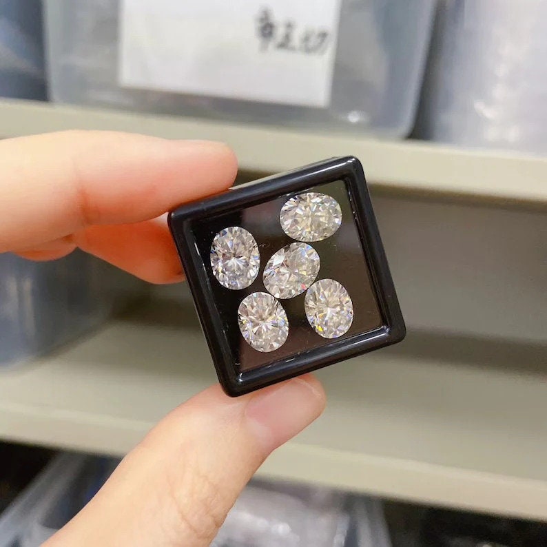 Oval Moissanite Stone